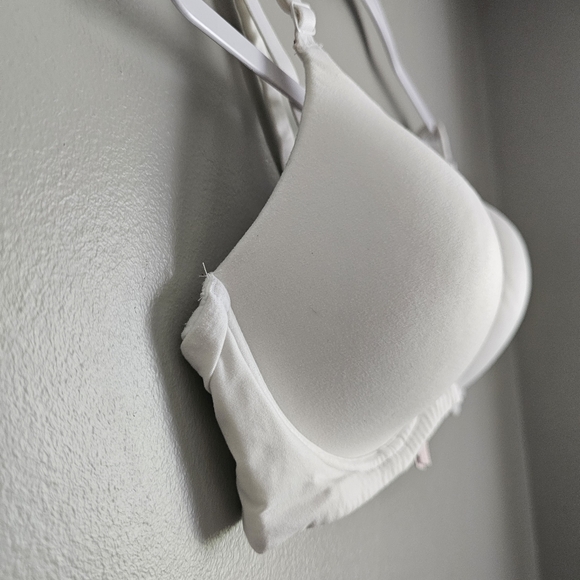 Victoria's Secret Body By Victoria White No Wire Bra 38C - Picture 5 of 6